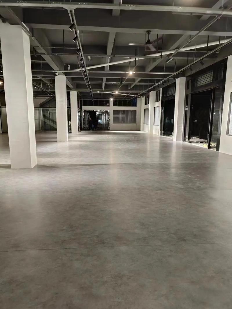 福州PVC塑胶地板批发与工业施工全指南 从选材到落地的专业攻略