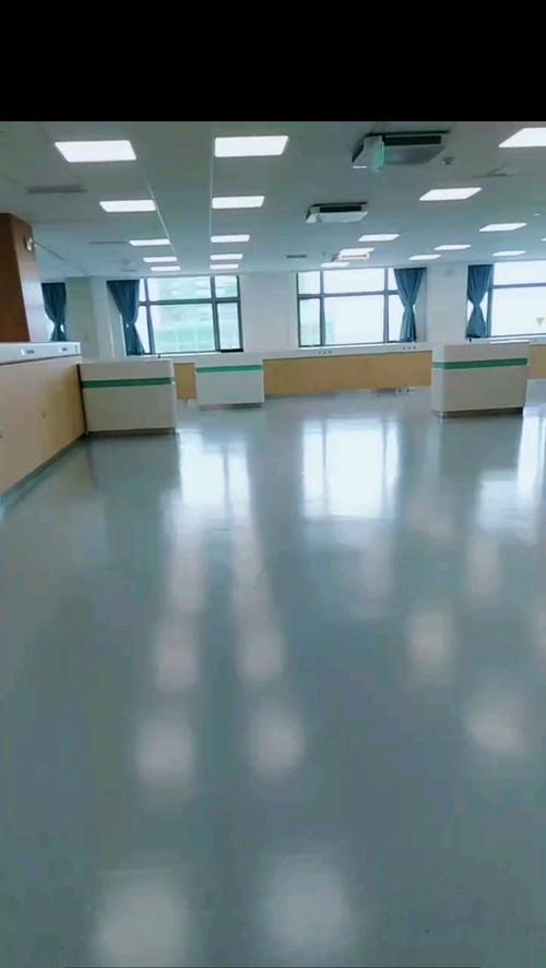 专业承接医院,学校工厂写字楼,pvc塑胶地板,橡胶地板清洗打